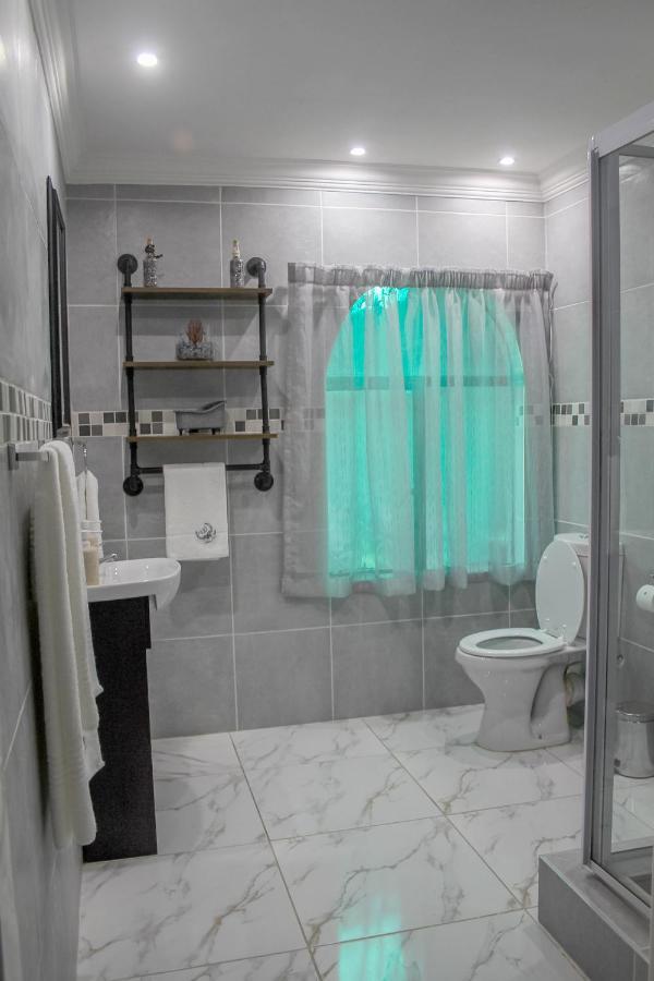 Villa La Sola B&B And Self-Catering Boksburg Ngoại thất bức ảnh