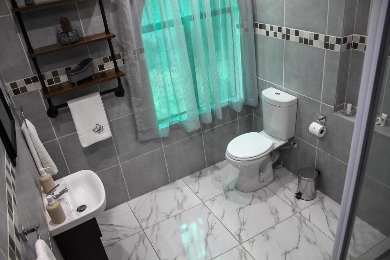 Villa La Sola B&B And Self-Catering Boksburg Ngoại thất bức ảnh